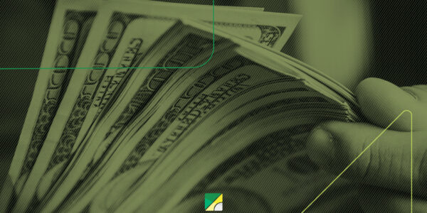 DÓLAR VOLTA A R$ 5,45 À TARDE COM PRESSÃO EXTERNA, COMMODITIES E FISCAL