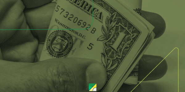 BOLSA ACELERA ALTA, DÓLAR VOLTA A R$ 5,50 E PRESSÃO SOBRE DI DIMINUI COM CAGED E LULA